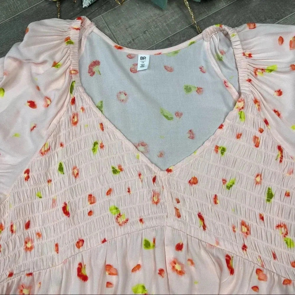 BP Nordstrom Pink Red Petal Patterned Smocked Short Sleeve Crop Top 1X - Picture 4 of 12